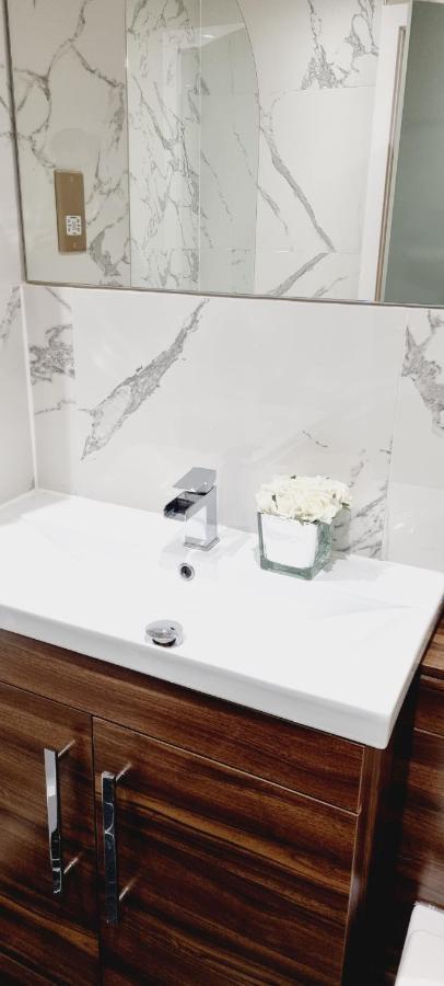 Double King Suite, Canary Wharf Waterfront ロンドン エクステリア 写真