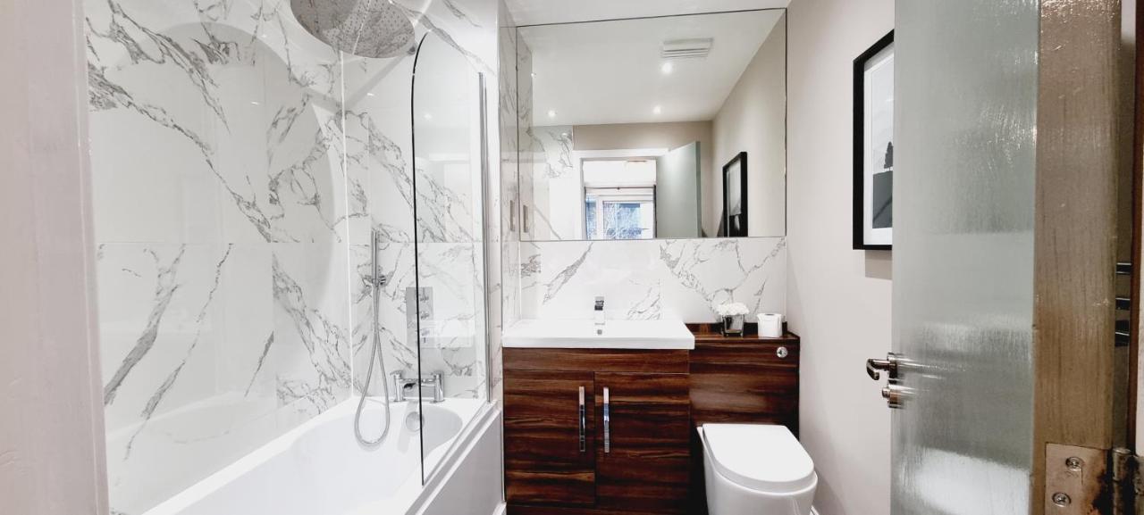 Double King Suite, Canary Wharf Waterfront ロンドン エクステリア 写真