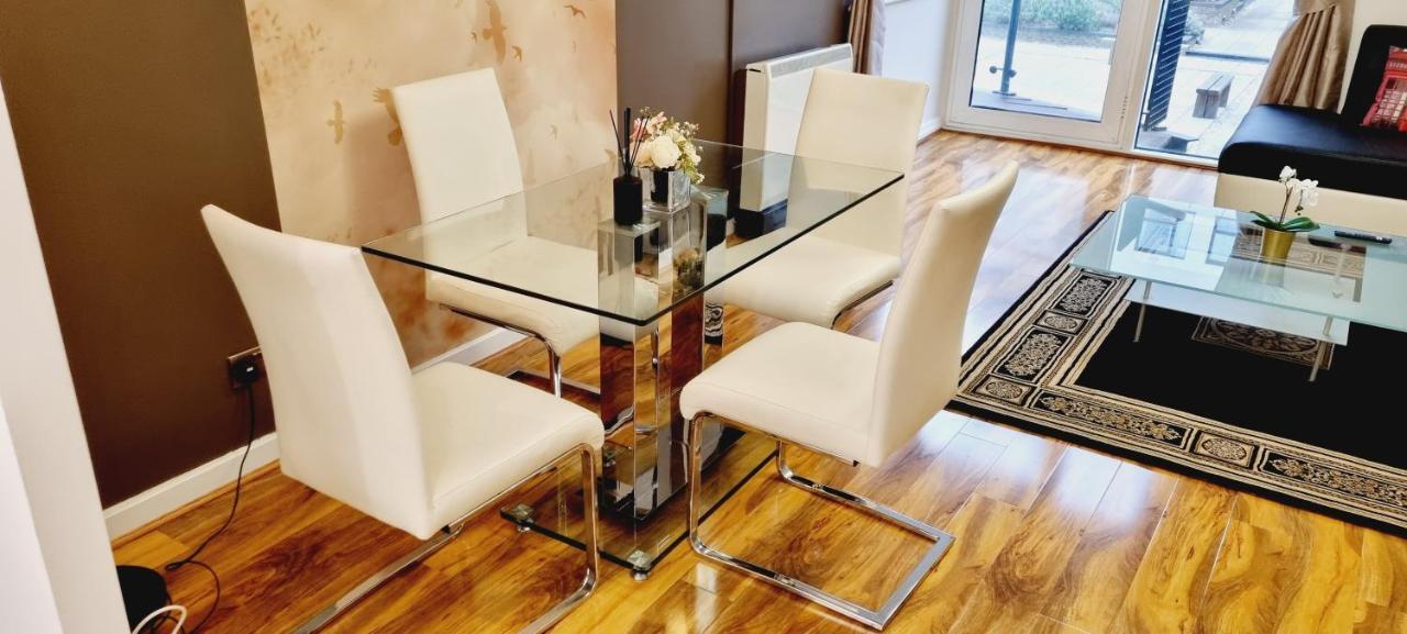 Double King Suite, Canary Wharf Waterfront ロンドン エクステリア 写真